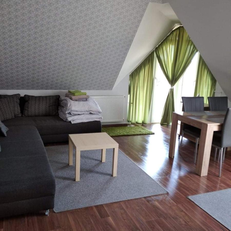 Tahiti Apartman Hajduszoboszlo Exterior photo