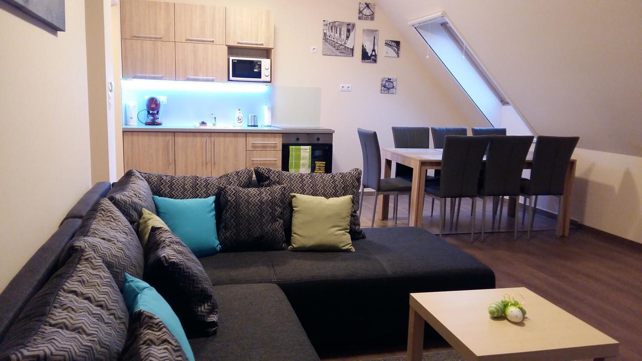 Tahiti Apartman Hajduszoboszlo Exterior photo