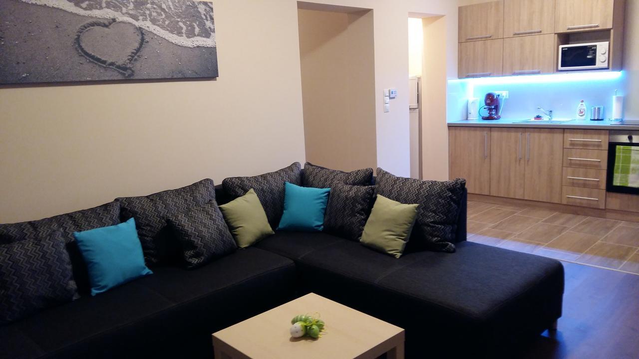 Tahiti Apartman Hajduszoboszlo Exterior photo