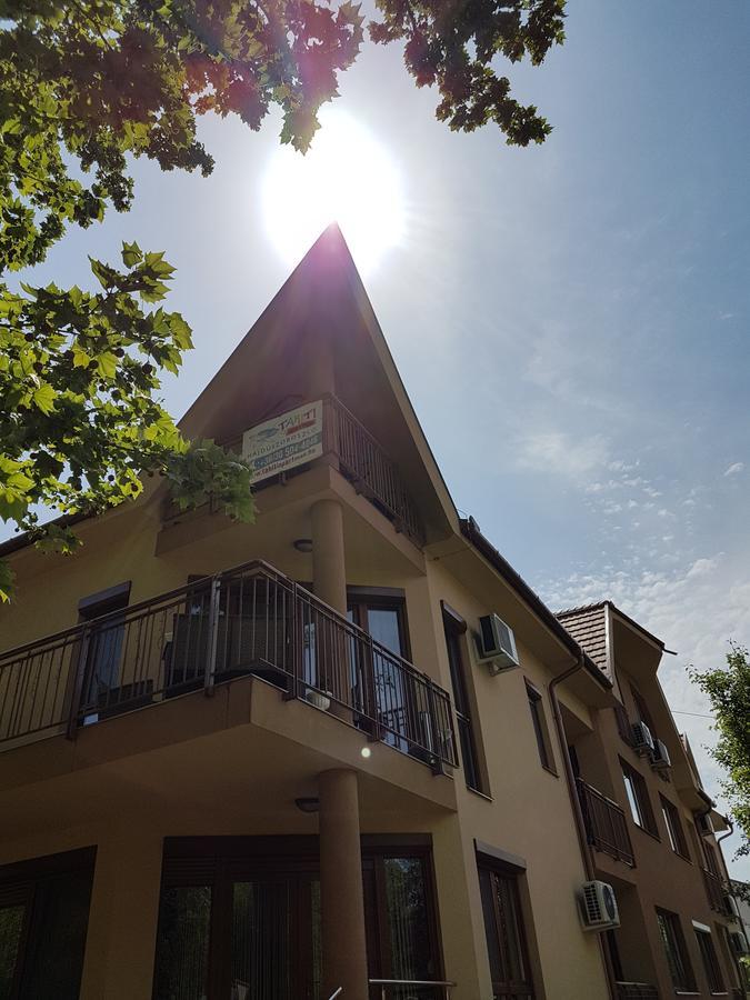 Tahiti Apartman Hajduszoboszlo Exterior photo
